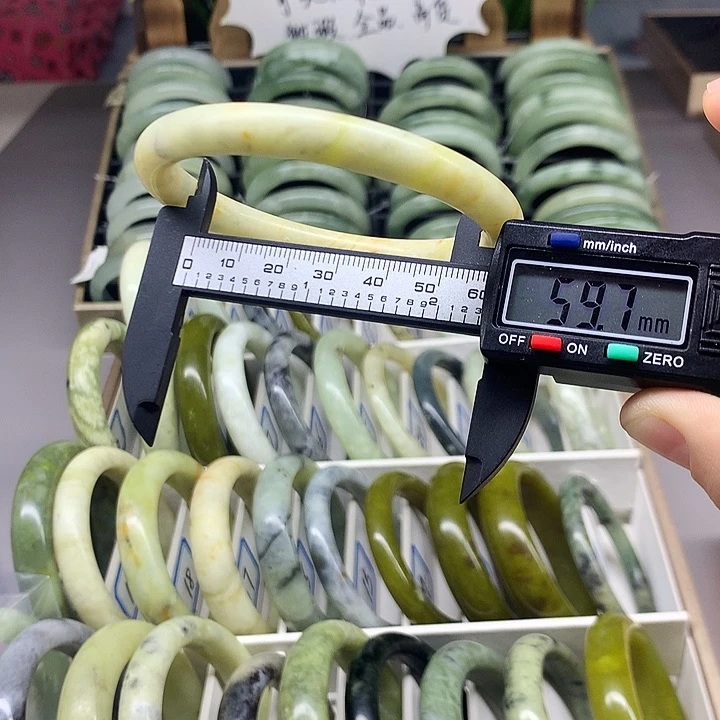 未镶嵌蛇纹石玉手镯35