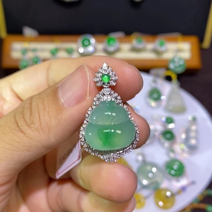 【闪购商品】翡翠18K金镶嵌吊坠(不含链)