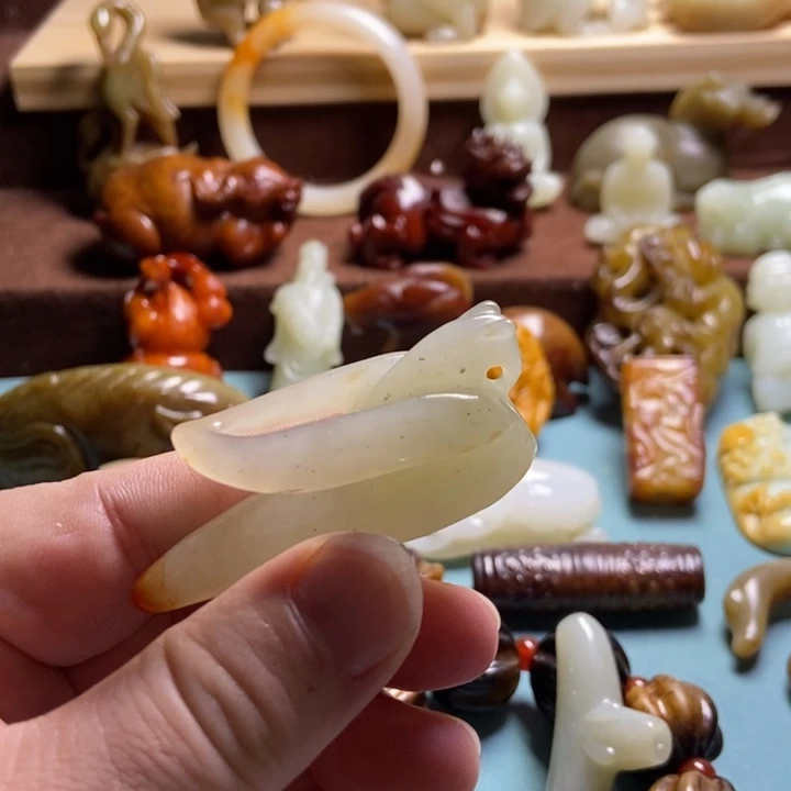 和田玉未镶嵌挂件