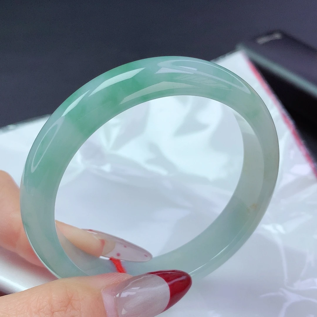 【闪购商品】翡翠手镯未镶嵌a 13750