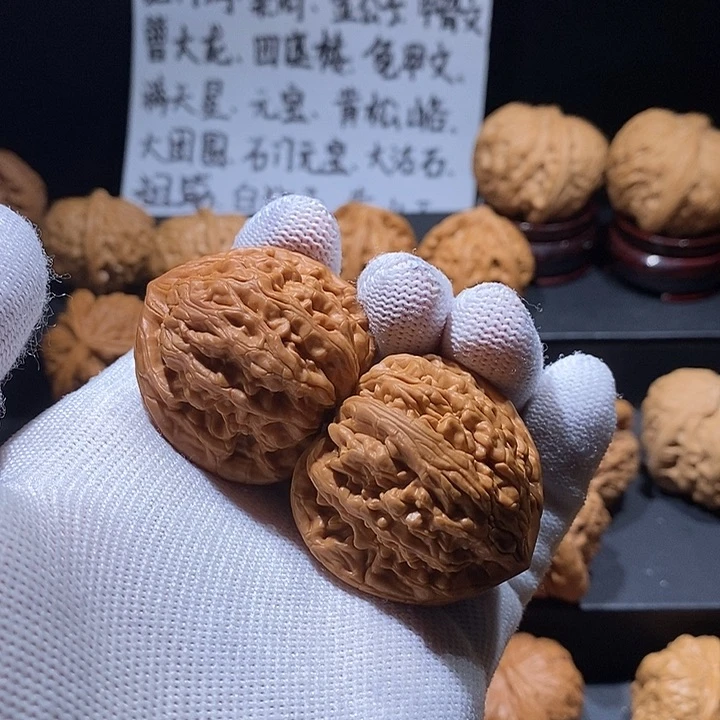 文玩核桃把件虎头王40