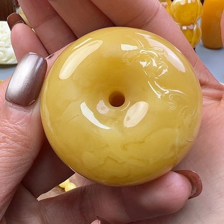 蜜蜡未镶嵌珠宝奇石