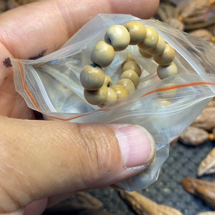 吊坠文玩核桃娜姐77