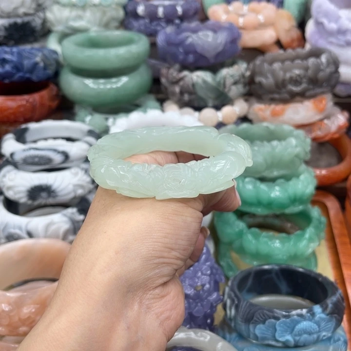 可***冰石英岩玉未镶嵌手镯