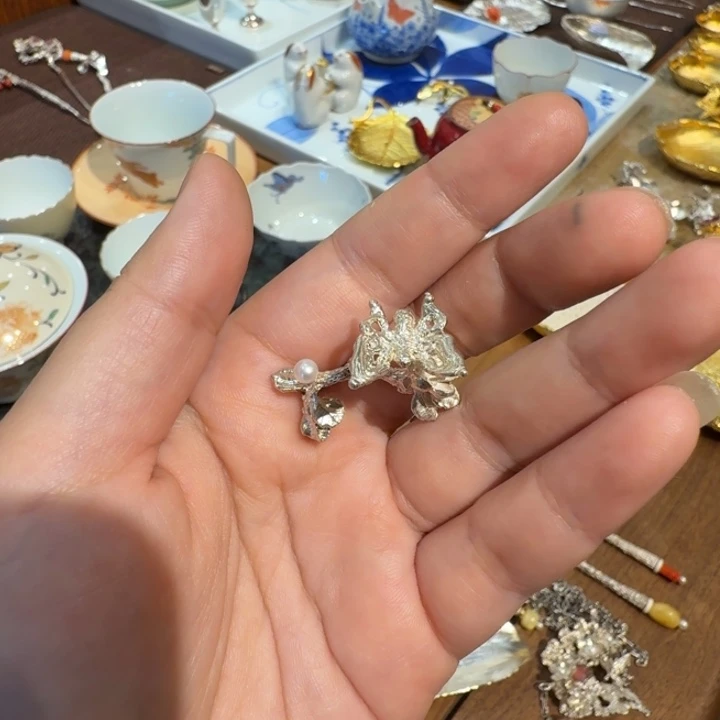 蝴***?哈哈哈哈哈哈买东西送