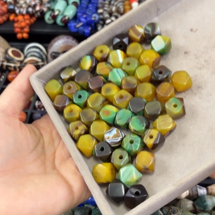 满***）玛瑙/玉髓未镶嵌颈饰