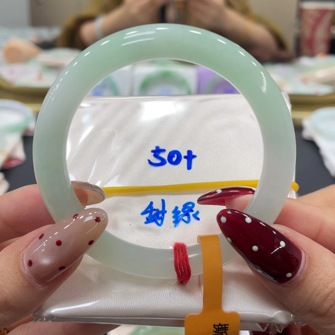 未镶嵌手镯翡翠金**?翡翠