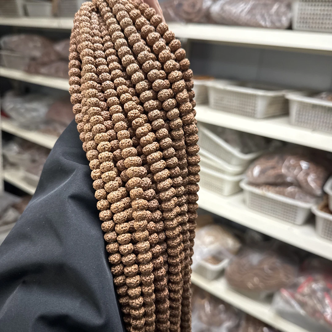 Z29老树王小金刚脖挂10➕左右