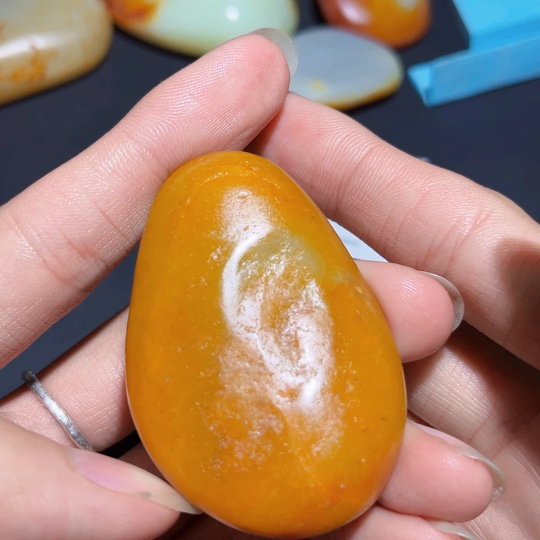 和田玉未镶嵌珠宝奇石