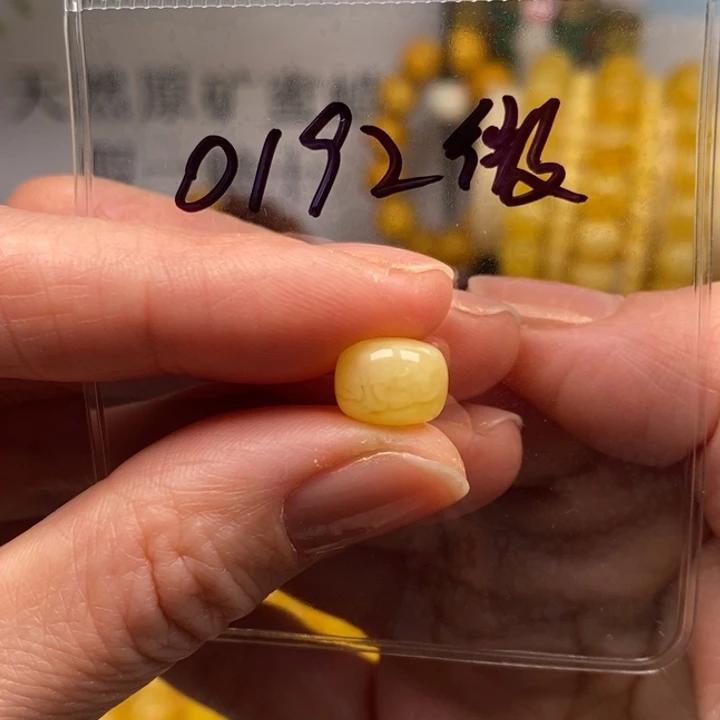 一***画蜜蜡未镶嵌裸石10.1微