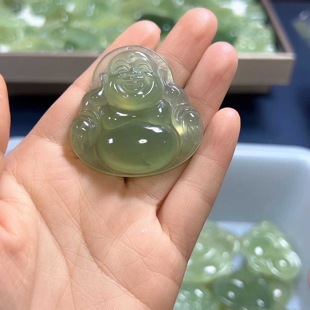 云***彩蛇纹石玉未镶嵌颈饰