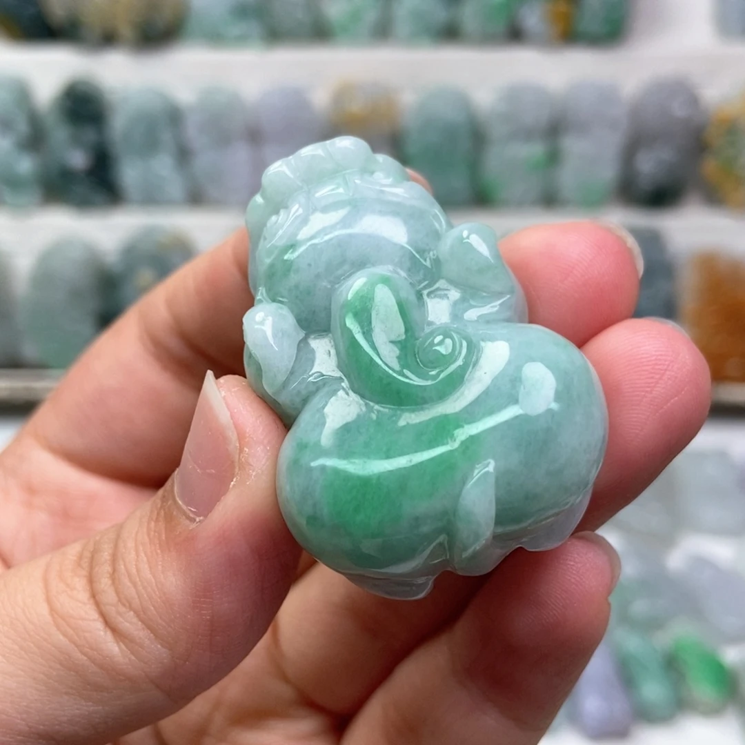 翡翠未镶嵌吊坠(赠链)