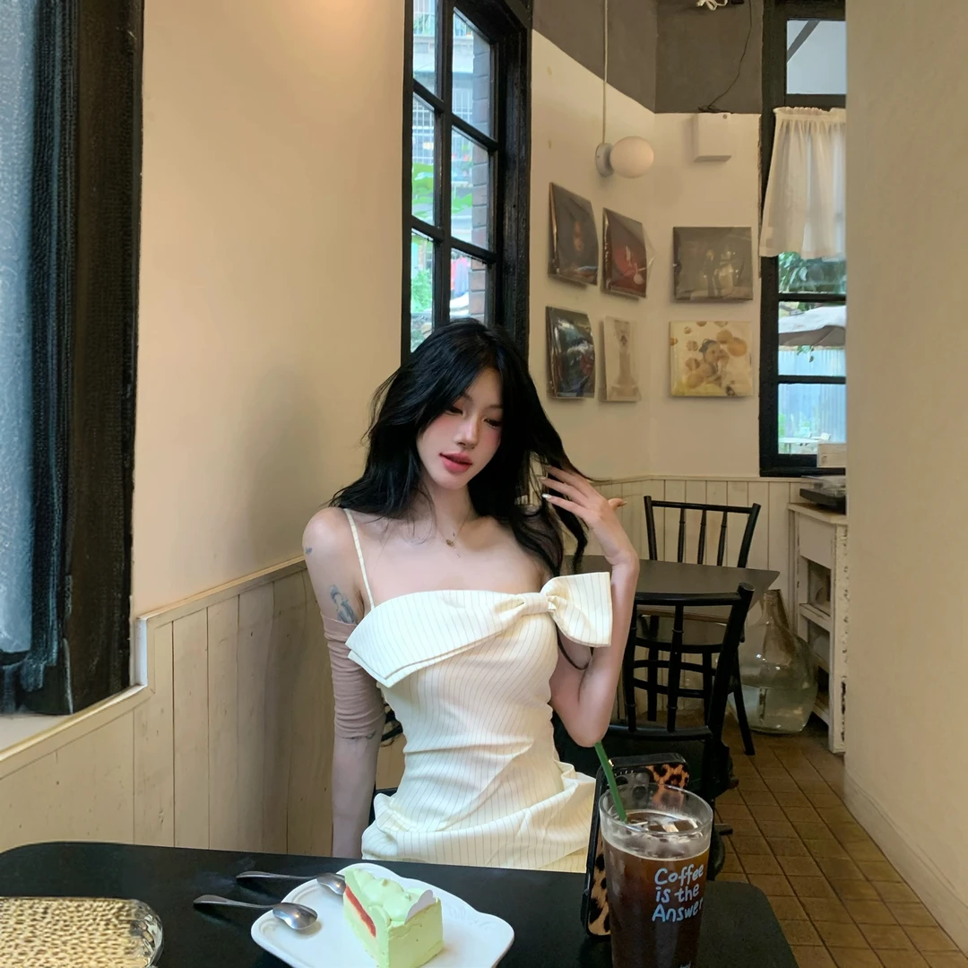 法式抹胸连衣裙女2025夏季一字肩条纹包臀裙蝴蝶结裙子