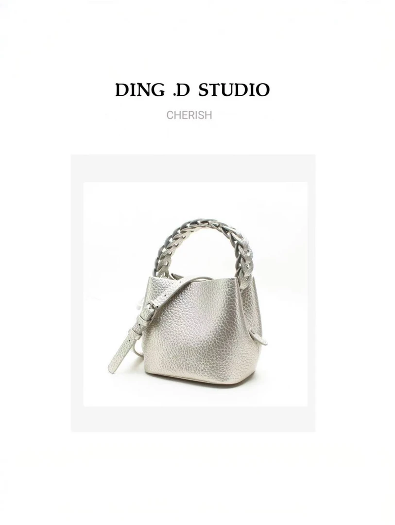 【银河系】DING · D春夏2025新款休闲百搭女士夏季小众斜挎包19057