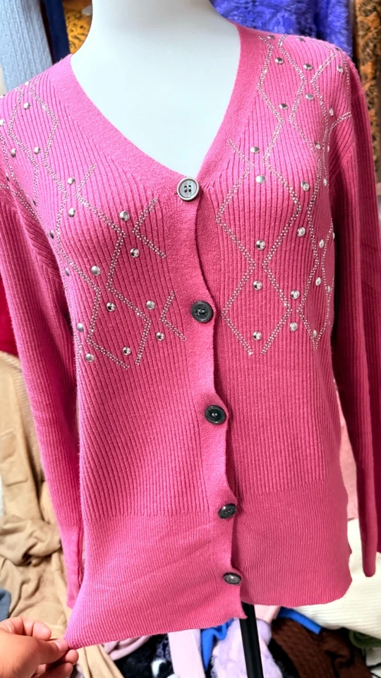 常规款女V领格子轻职风毛针织衫针织衫洋气长袖春秋