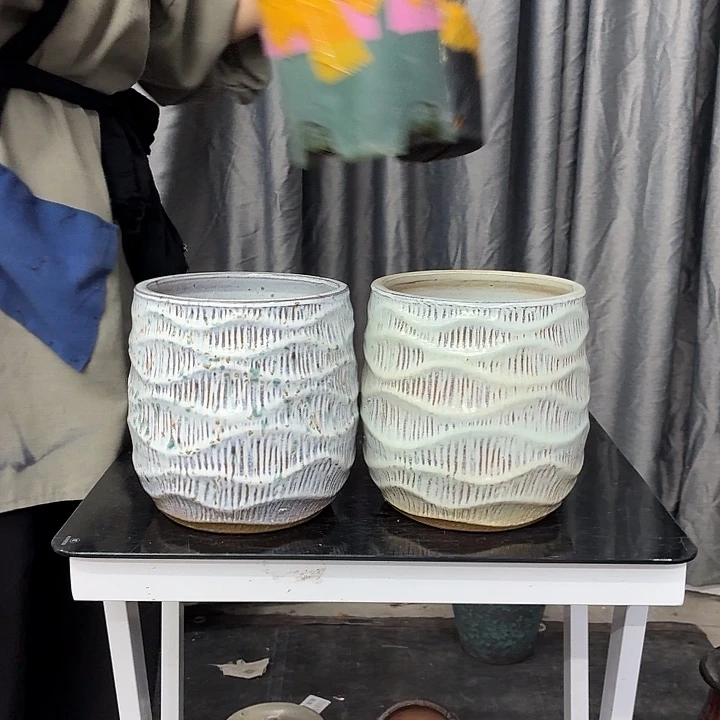 18+21 -粗陶花盆有孔