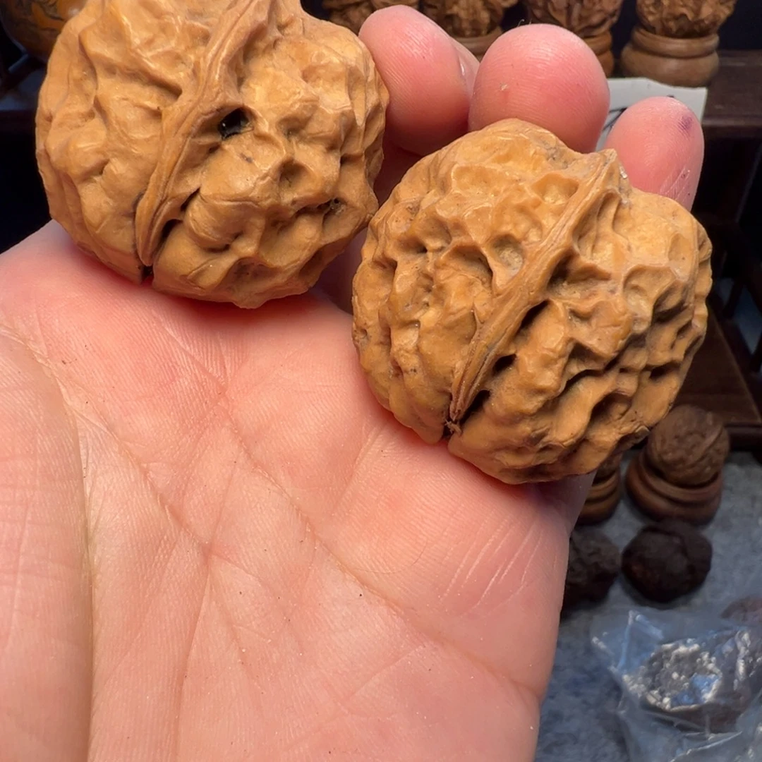 文玩核桃吊坠水晶元宝40mm