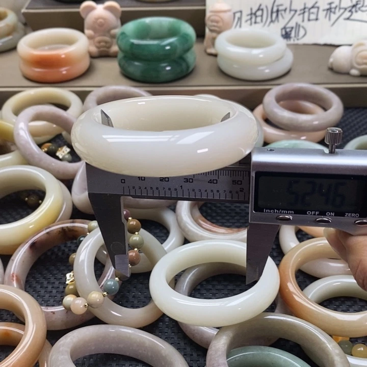 石英质玉未镶嵌手镯