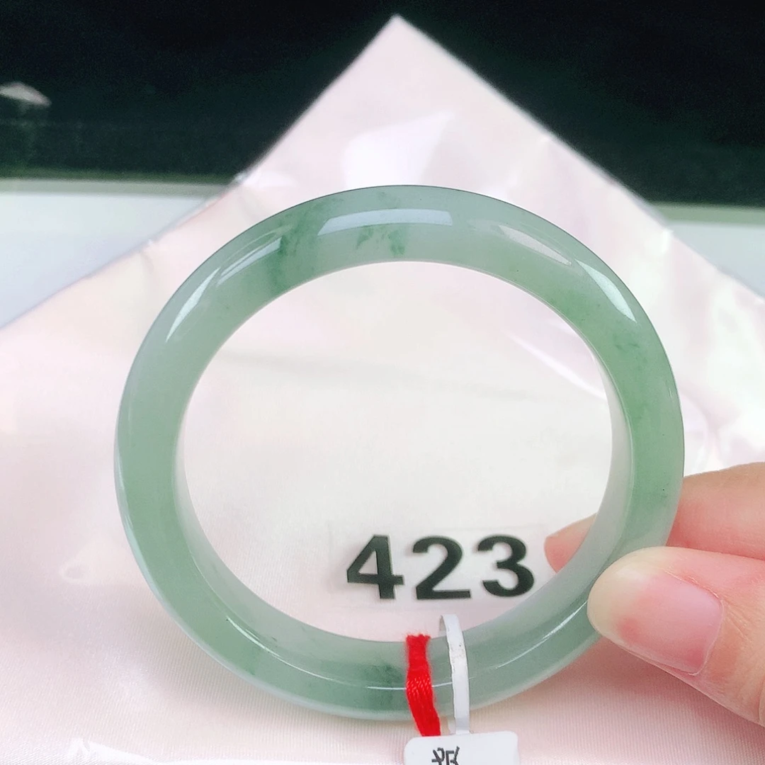 未镶嵌手镯（圆镯）翡翠