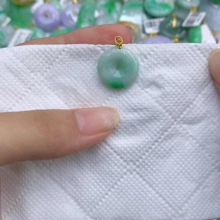 翡翠18K金镶嵌颈饰111111111111