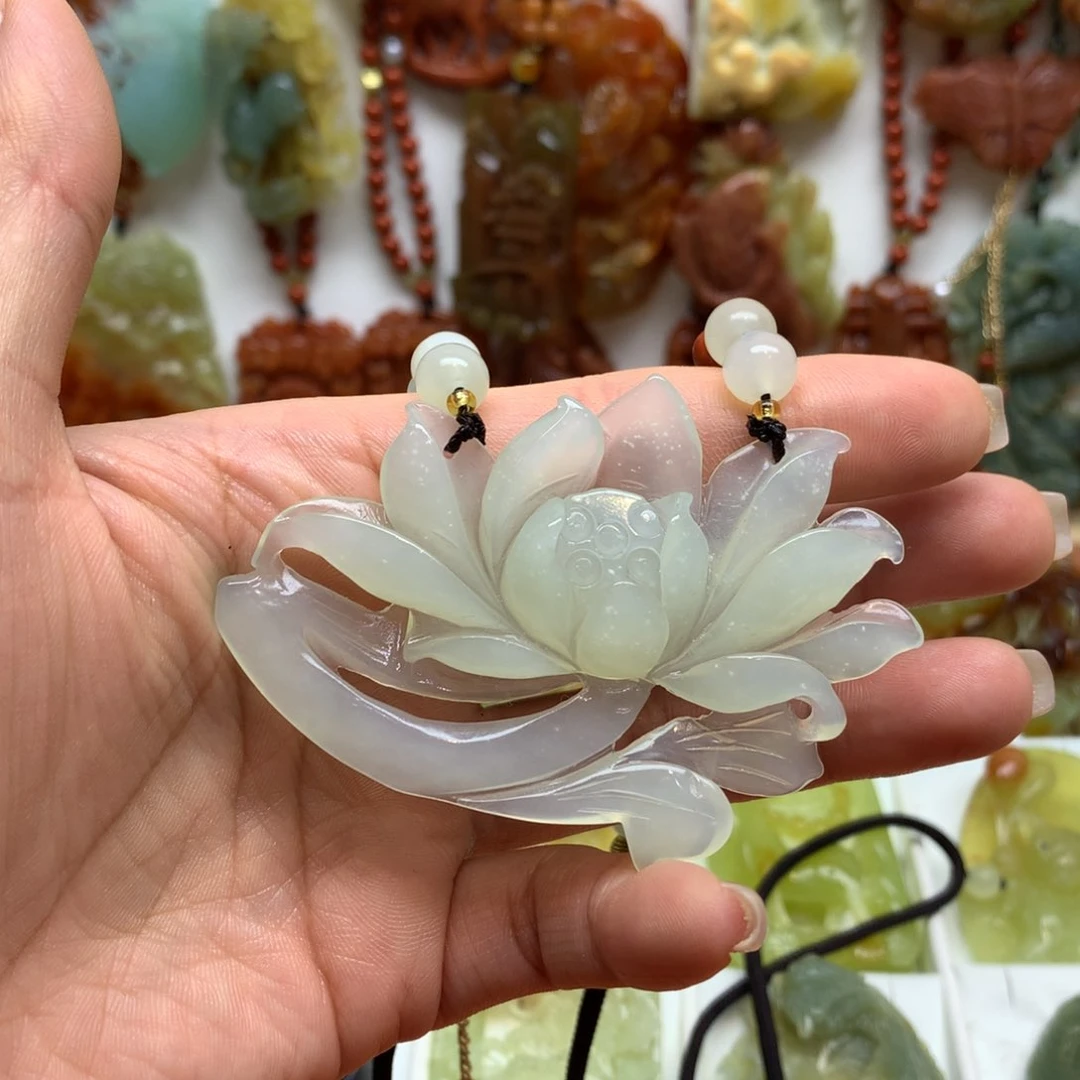 蛇纹石玉颈饰未镶嵌