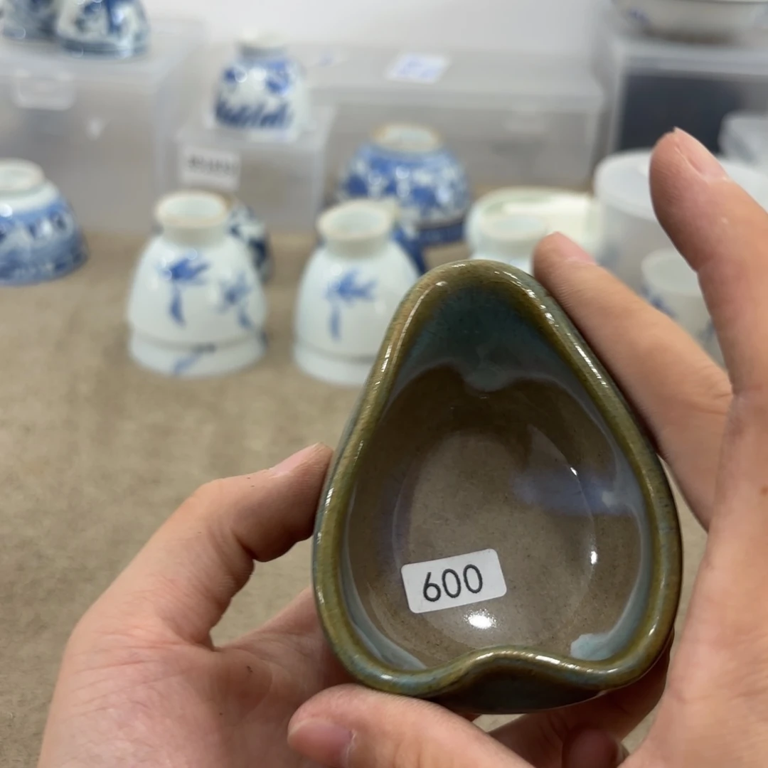 瓷片非常好看的花瓶