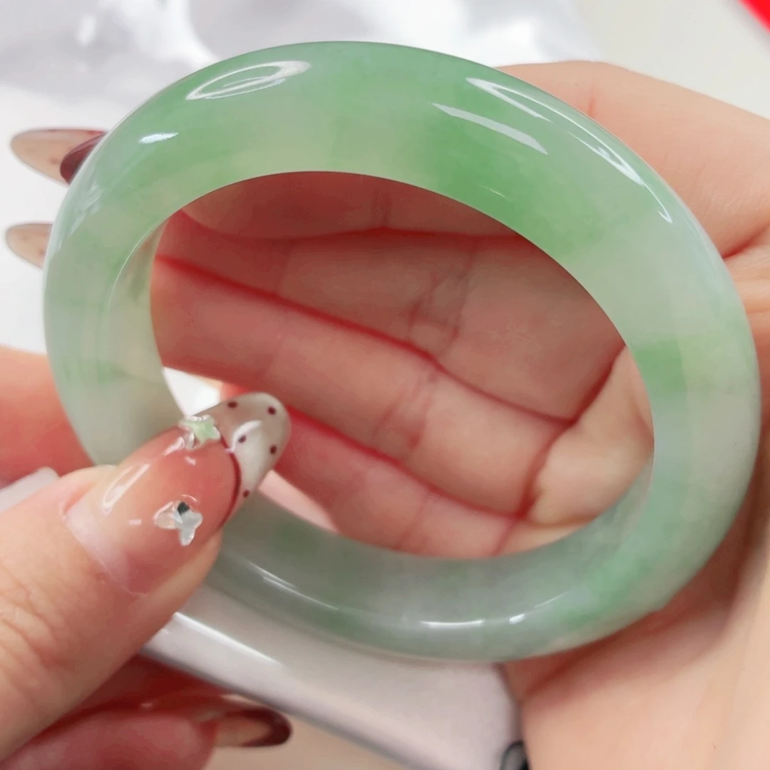 翡翠未镶嵌手镯（贵妃镯）54.6x71