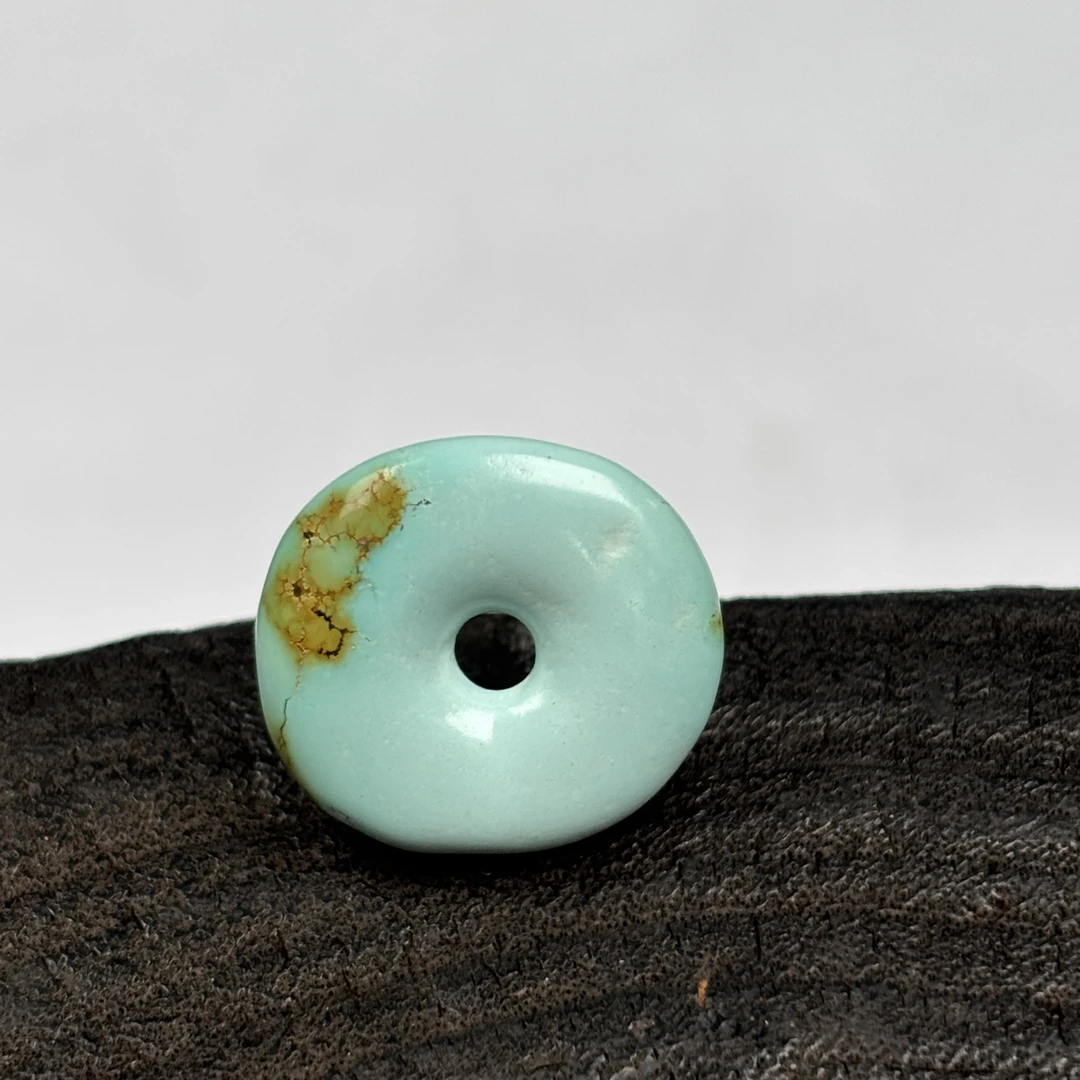 湖北十堰原矿区绿石高瓷随形藏扣平安扣 尺寸17.5×16×4重1.55克