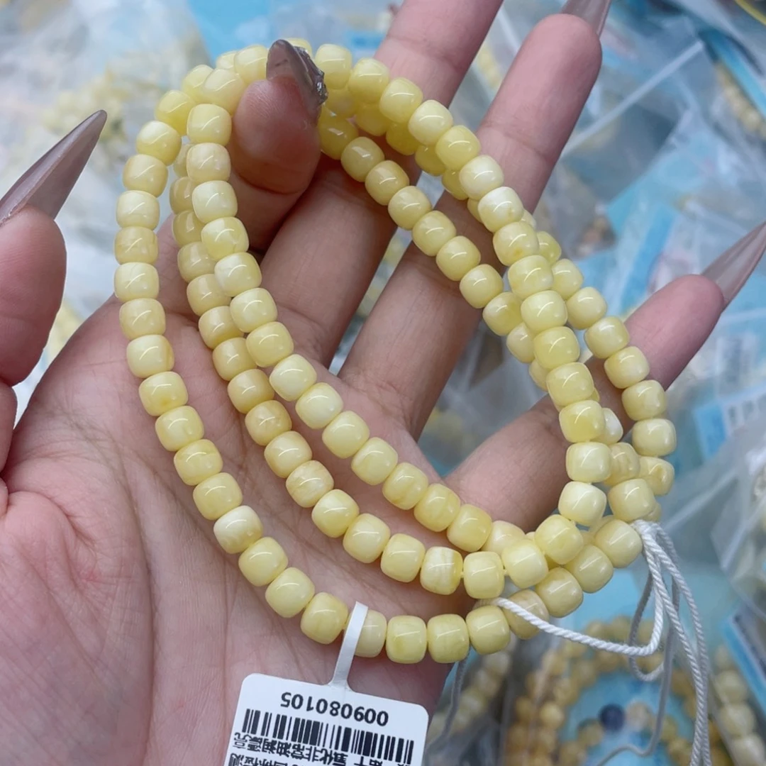 蜜蜡裸石未镶嵌蜜蜡3