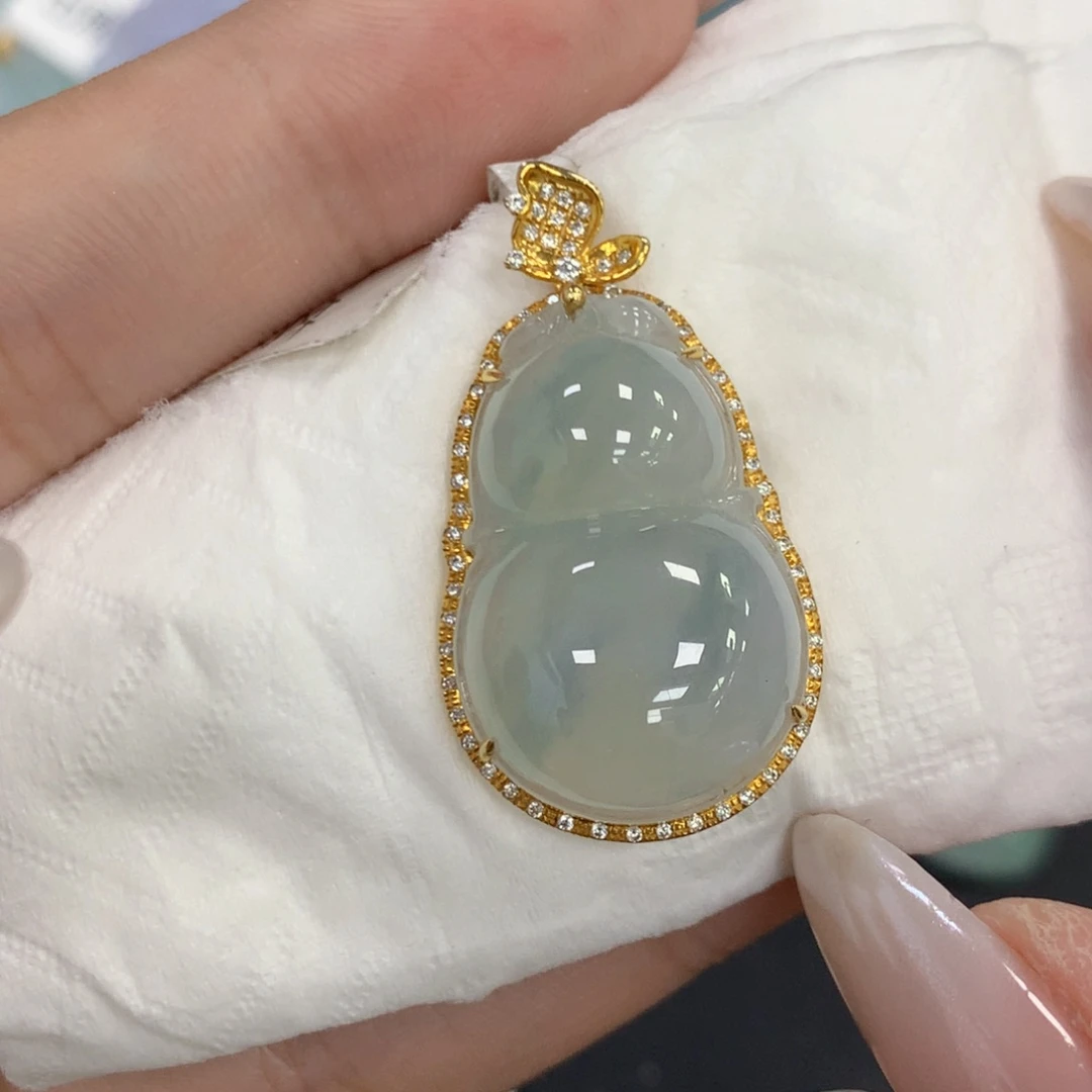 颈饰18K金镶嵌翡翠