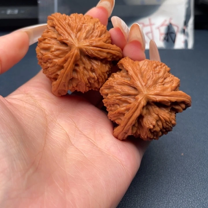 世***在吊坠文玩核桃白狮子