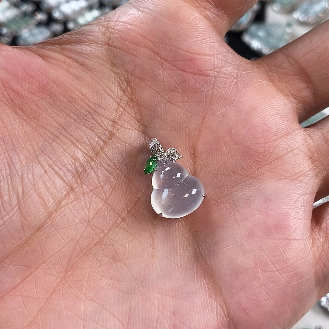 翡翠18K金镶嵌颈饰啊啊啊啊啊啊