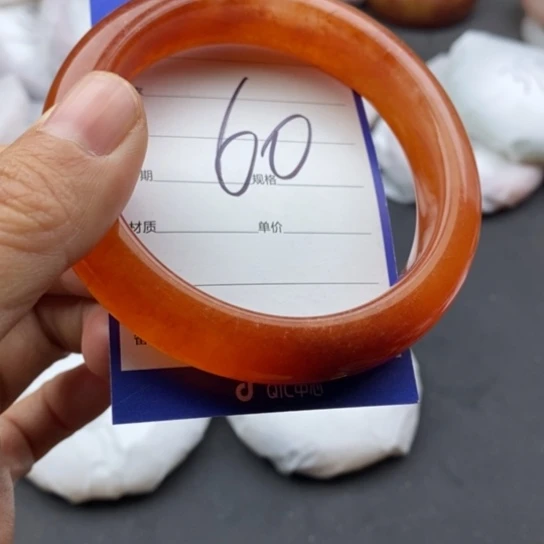 石英质玉未镶嵌手镯