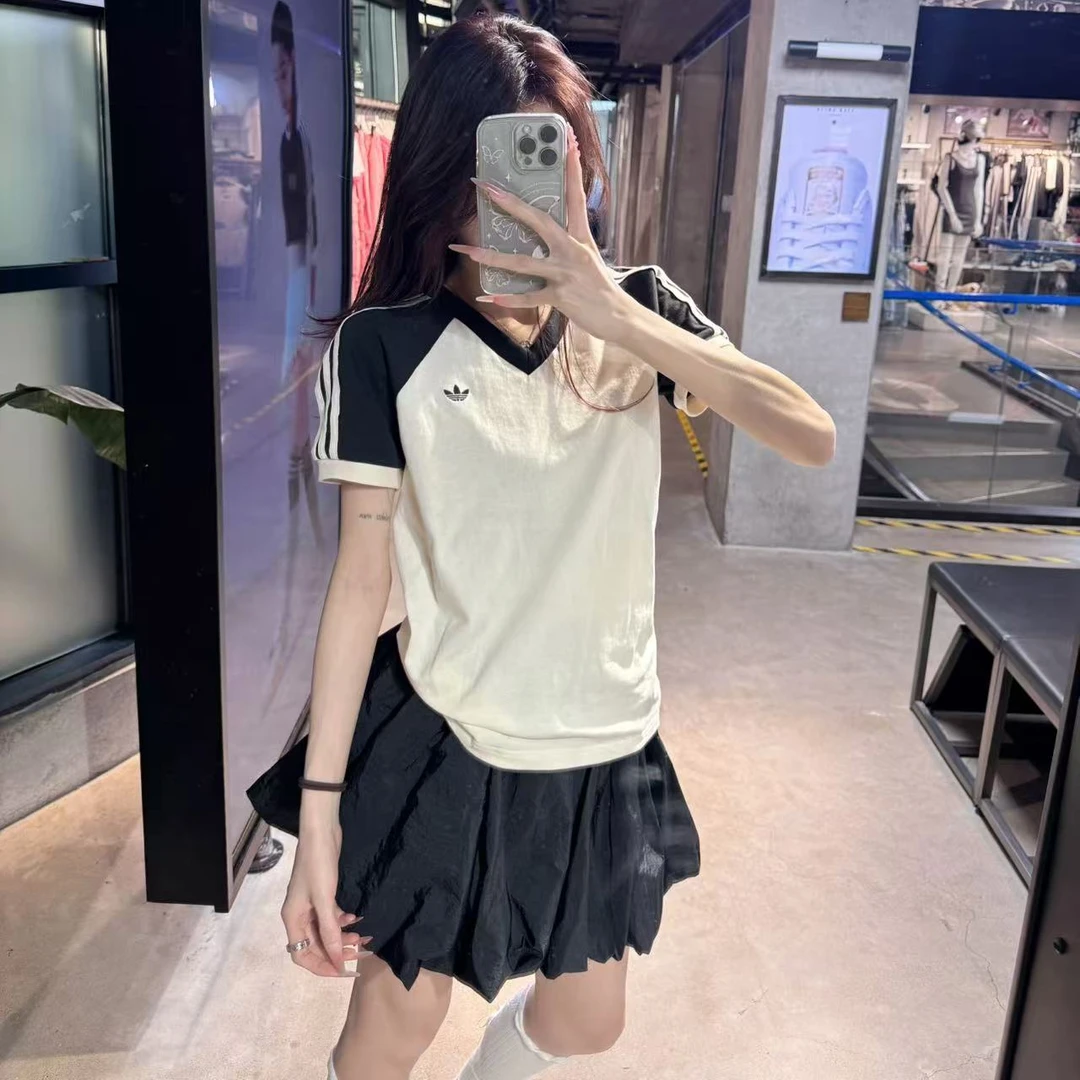 adidas 三叶草新款V领修身舒适时尚短袖 KF0316 KE6163