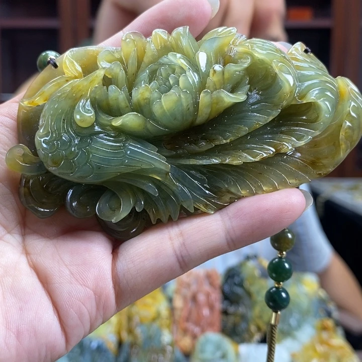 未镶嵌蛇纹石玉颈饰