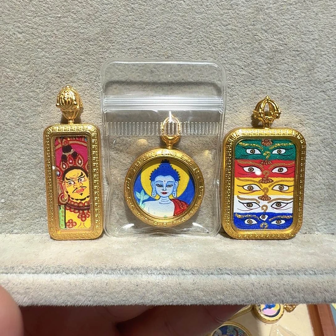 晨****吊坠纯手绘2/3五路财神法眼~2.0药师~1/3黄财神~卡心