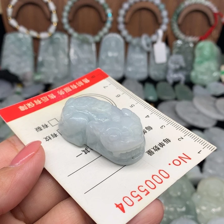 翡翠未镶嵌颈饰11