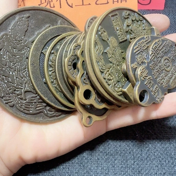 明***钓铜1.3斤花钱现代工艺品