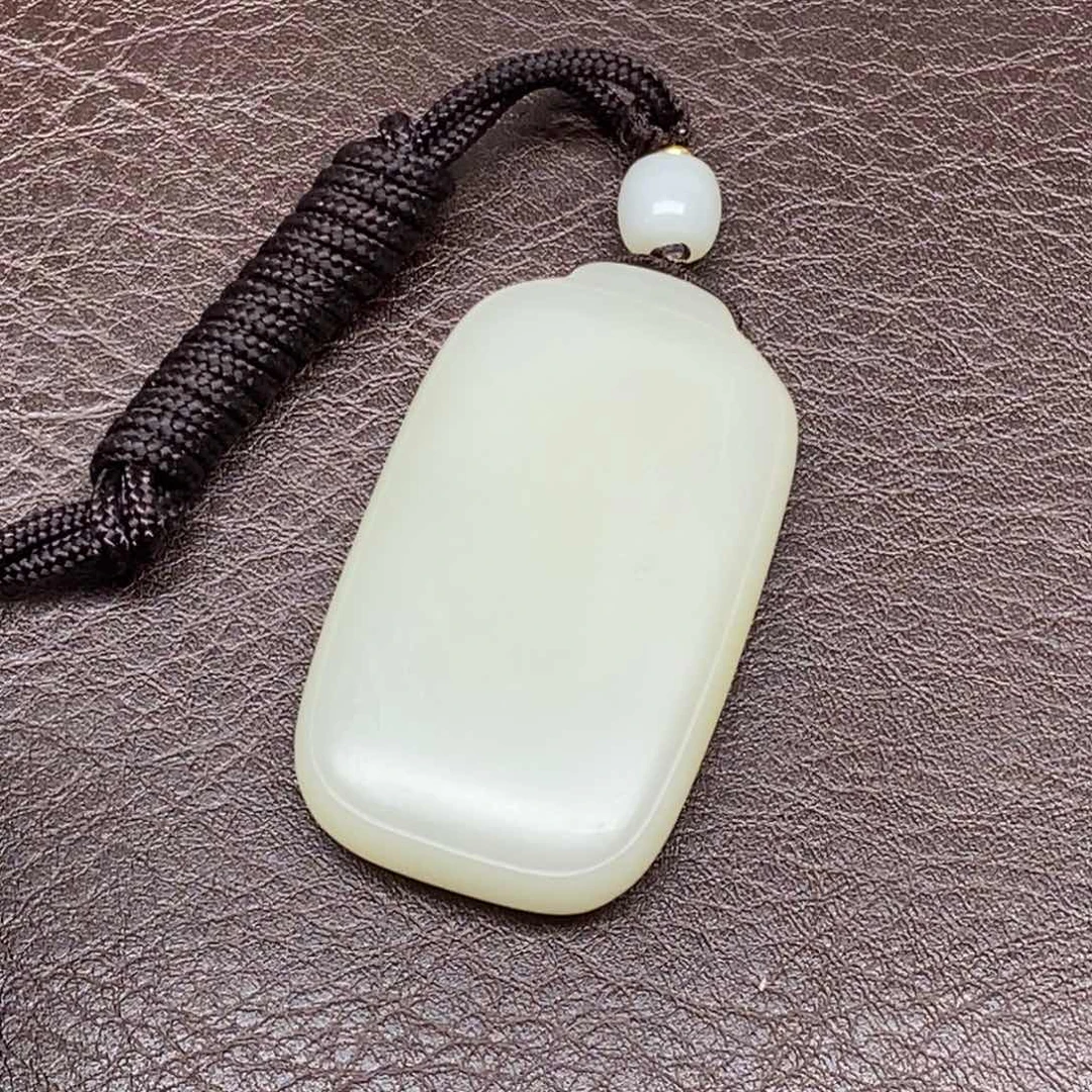 和田玉未镶嵌颈饰好**着