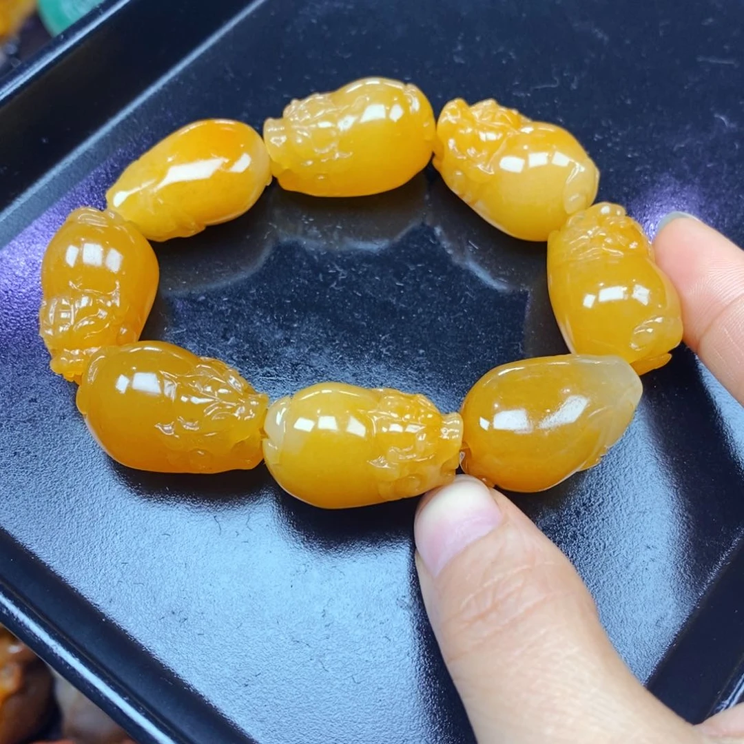 未镶嵌石英质玉（黄龙玉）颈饰