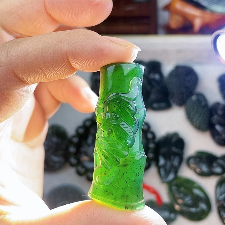 蛇纹石玉未镶嵌挂件