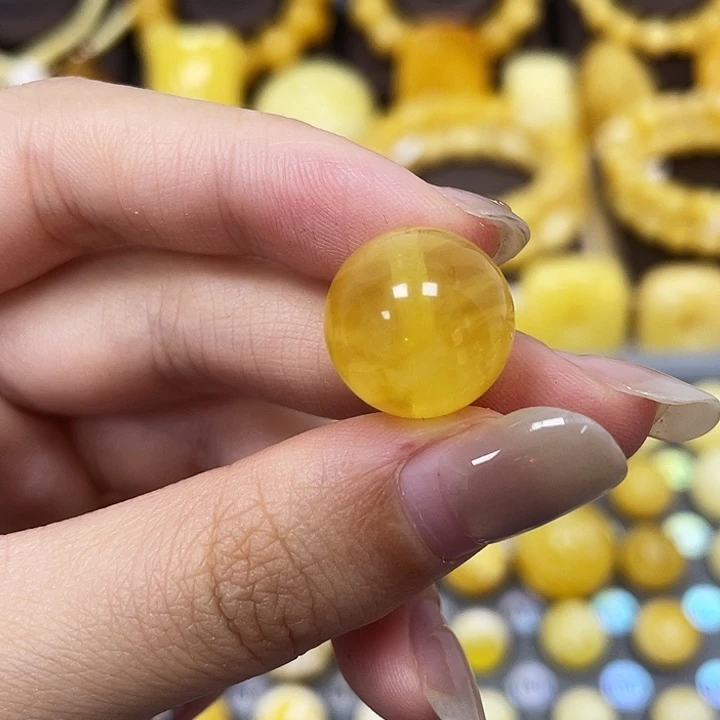 琥珀未镶嵌裸石15mm瑕 17