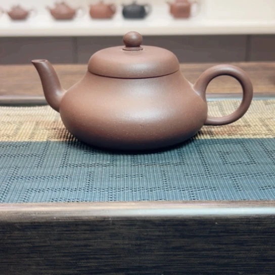 茶壶紫砂黄龙山原矿底槽清半手工瑕（160 cc）