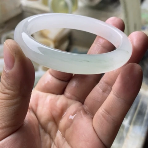 姚***妹石英质玉（金丝玉）未镶嵌手镯