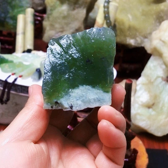 未镶嵌蛇纹石玉珠宝奇石总*