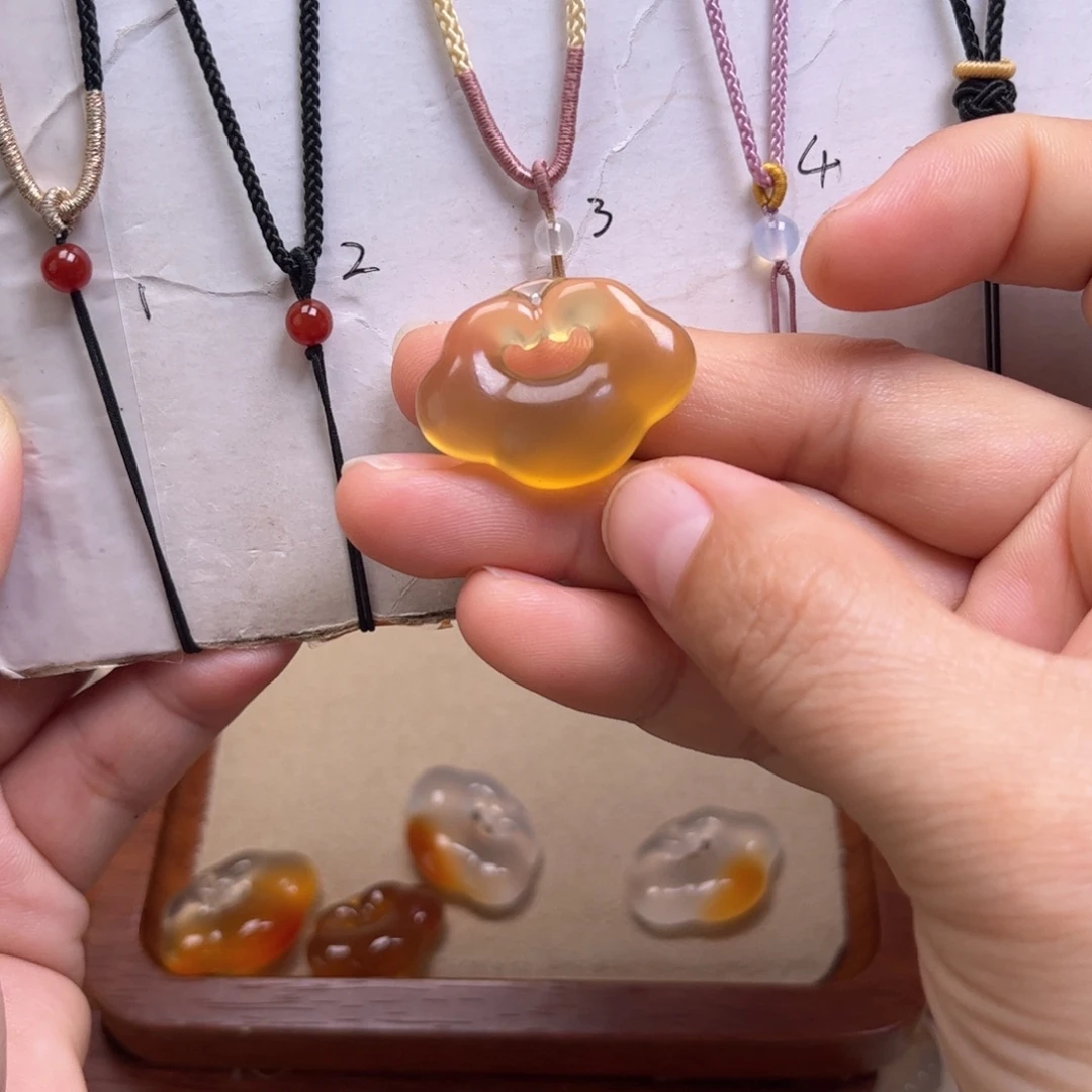 宛***然玛瑙/玉髓未镶嵌颈饰