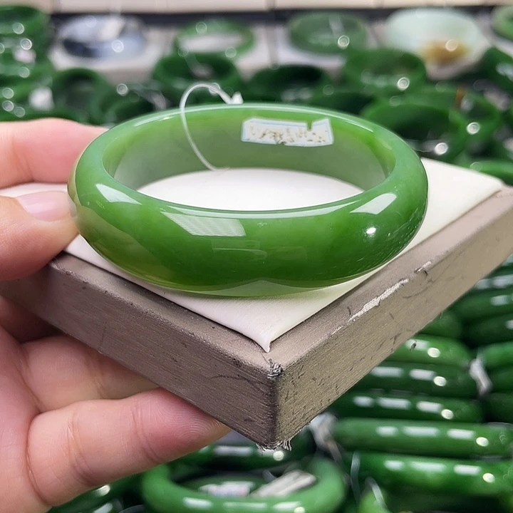 未镶嵌手镯和田玉（碧玉）