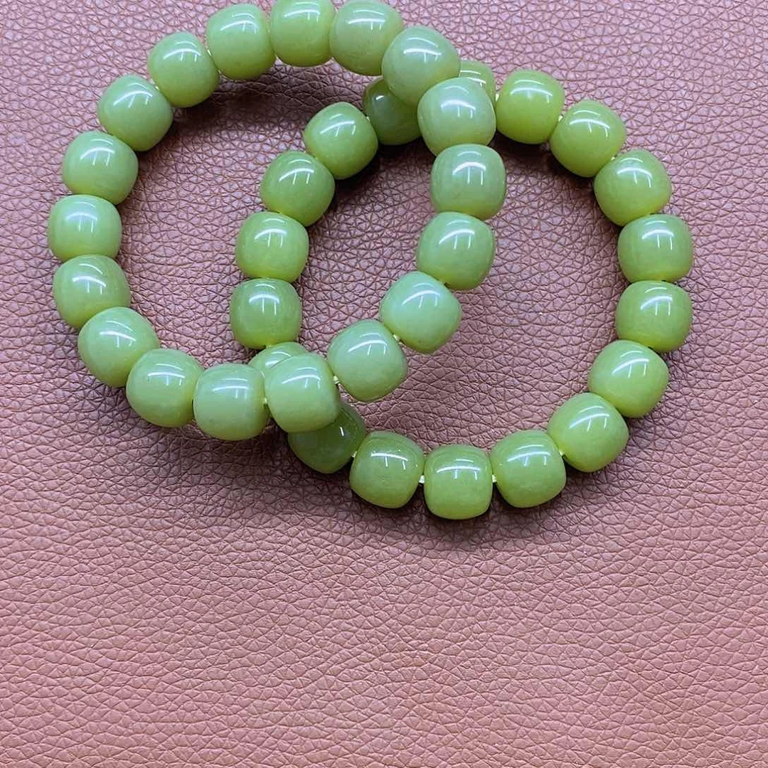 岫岩老玉（透闪石质玉）挂件未镶嵌凌*衣