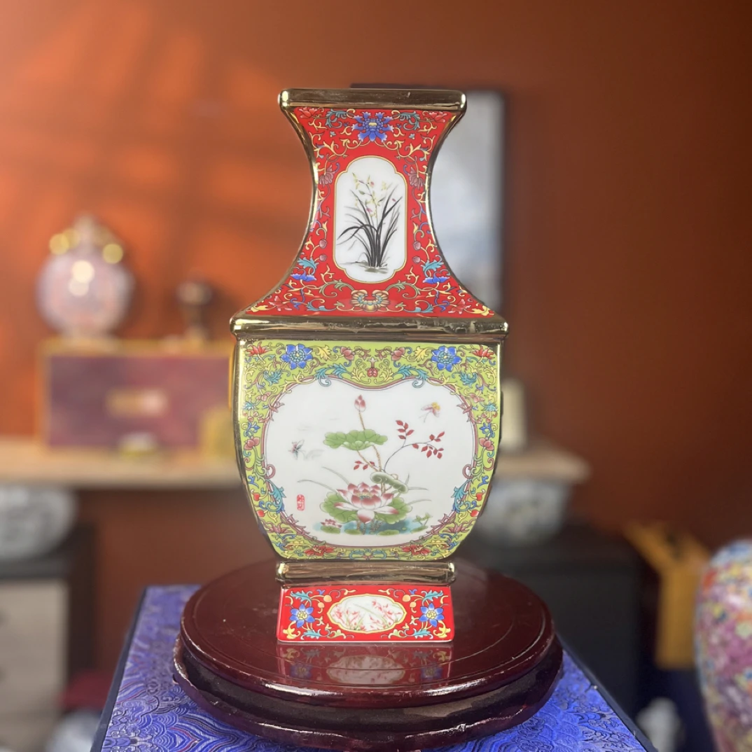 景德镇手工手绘绿色陶瓷花瓶满工珐琅彩开窗绘梅兰竹菊图案