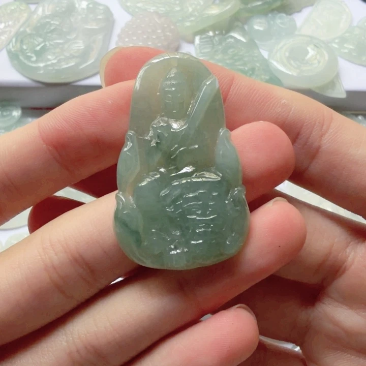 翡翠未镶嵌颈饰翡翠